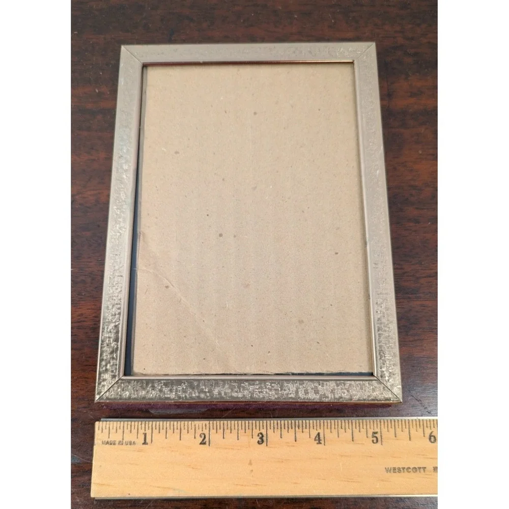 Vintage Picture Frames Black Gold & Brushed Gold Tone Metal 5x7 8x10 Lot of 2